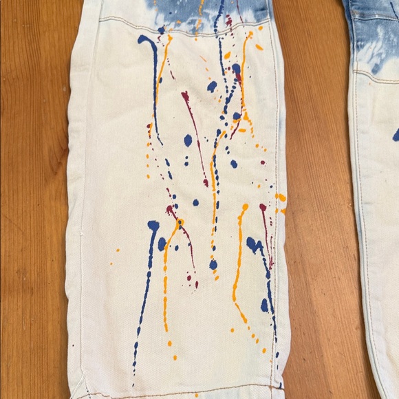 Demolition size 34” by 30” Artistic Blue and White Paint-Splatter Skinny Jeans - Picture 6 of 12